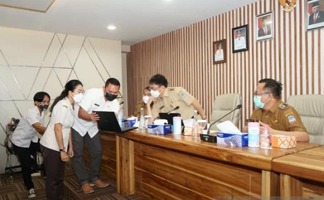 Rapat membahas peningkatan PAD Manado