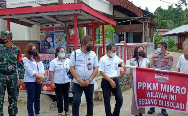 Pemkab Minahasa Tenggara memberlakukan PPKM di Desa Towuntu Timur dan Desa Tolombukan, Kecamatan Pasan, menyusul adanya penambahan kasus COVID-19